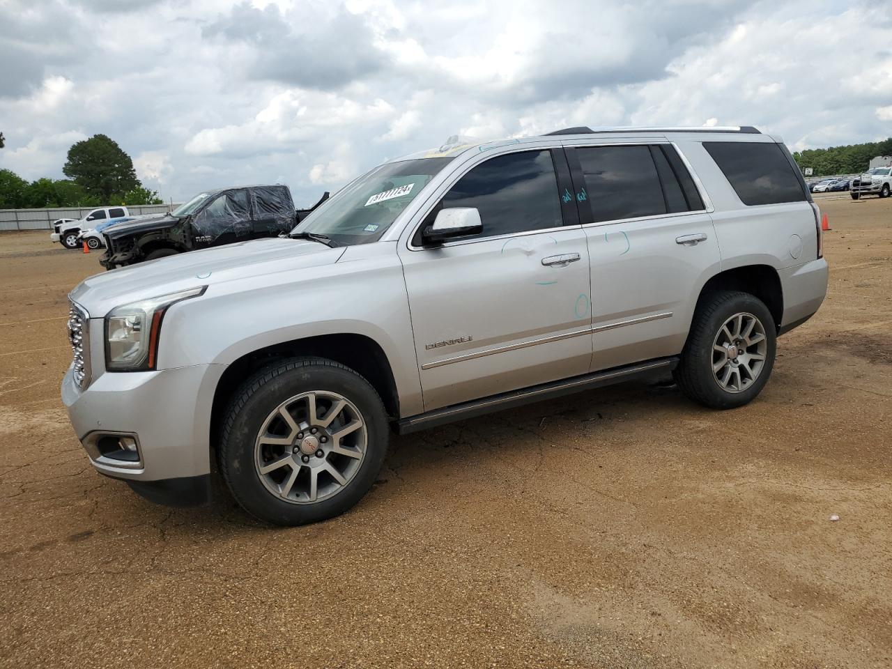 2019 GMC YUKON DENALI