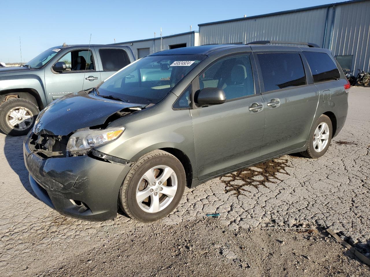 2013 TOYOTA SIENNA LE