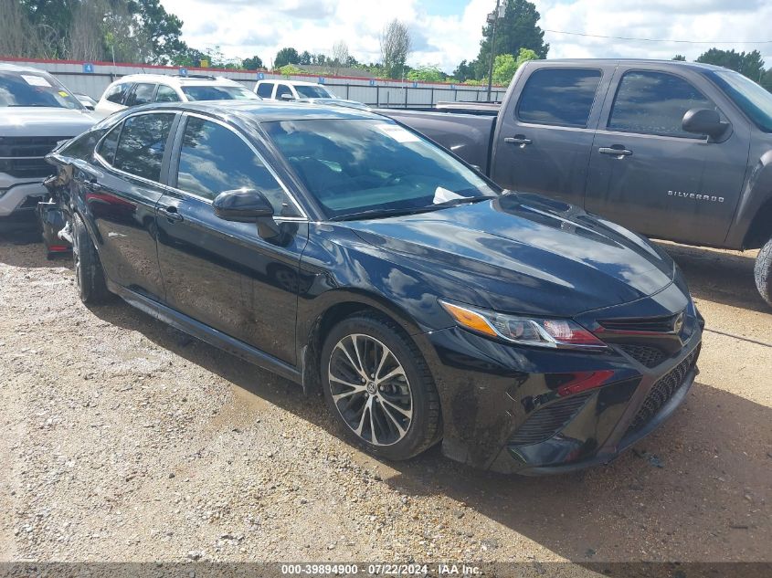 2018 TOYOTA CAMRY SE