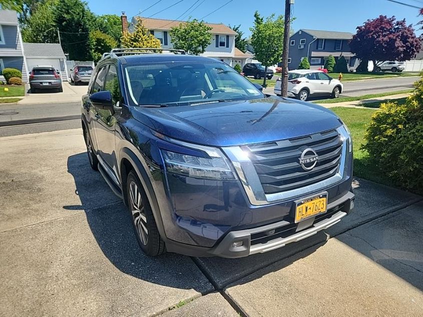 2022 NISSAN PATHFINDER PLATINUM