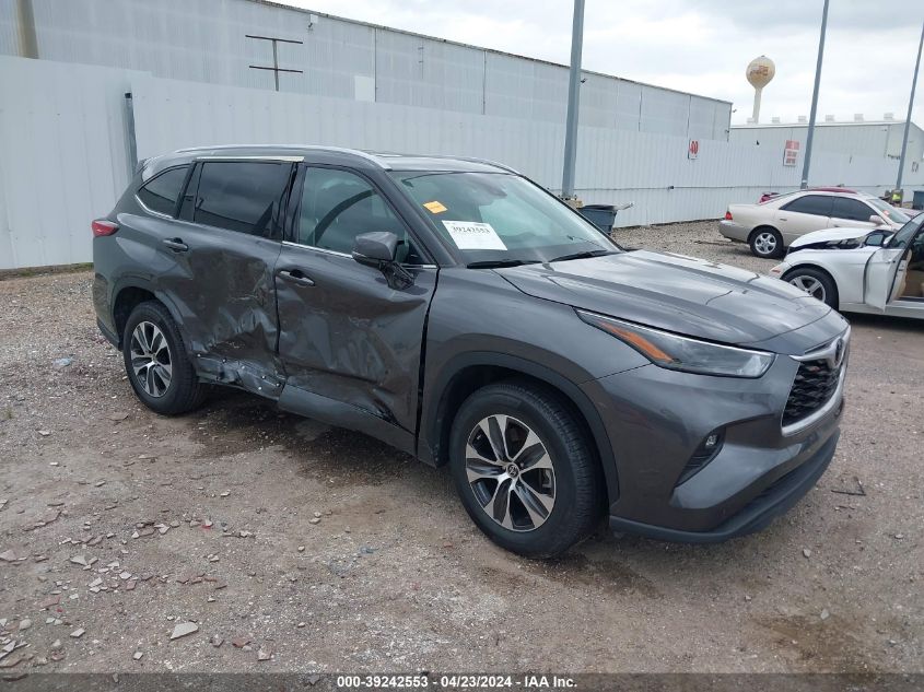 2022 TOYOTA HIGHLANDER XLE