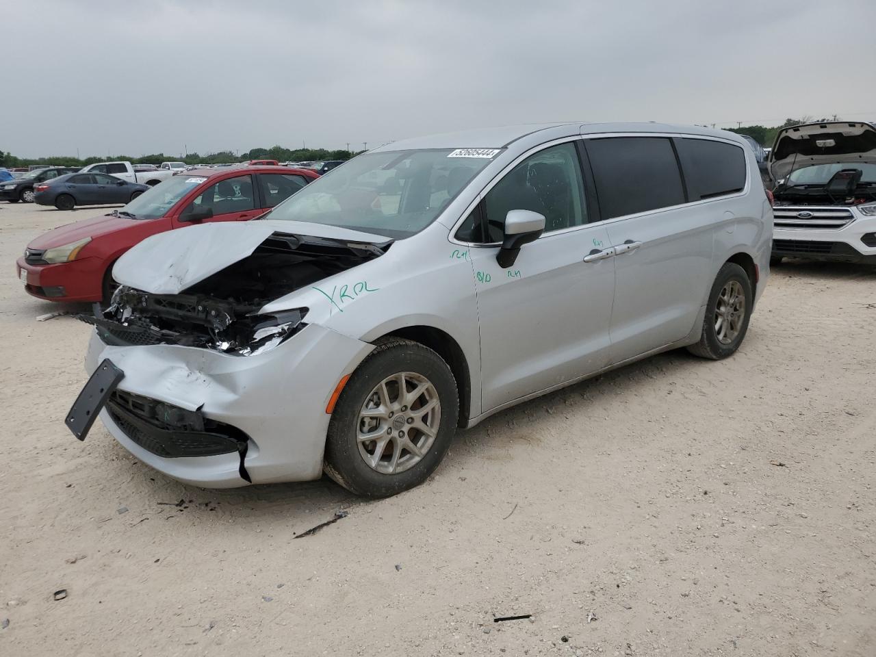 2022 CHRYSLER VOYAGER LX