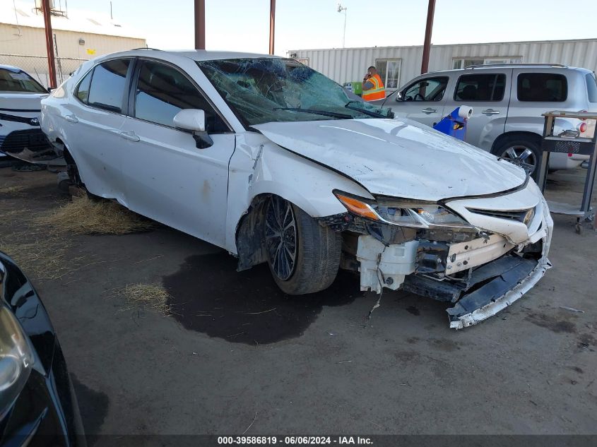 2018 TOYOTA CAMRY SE