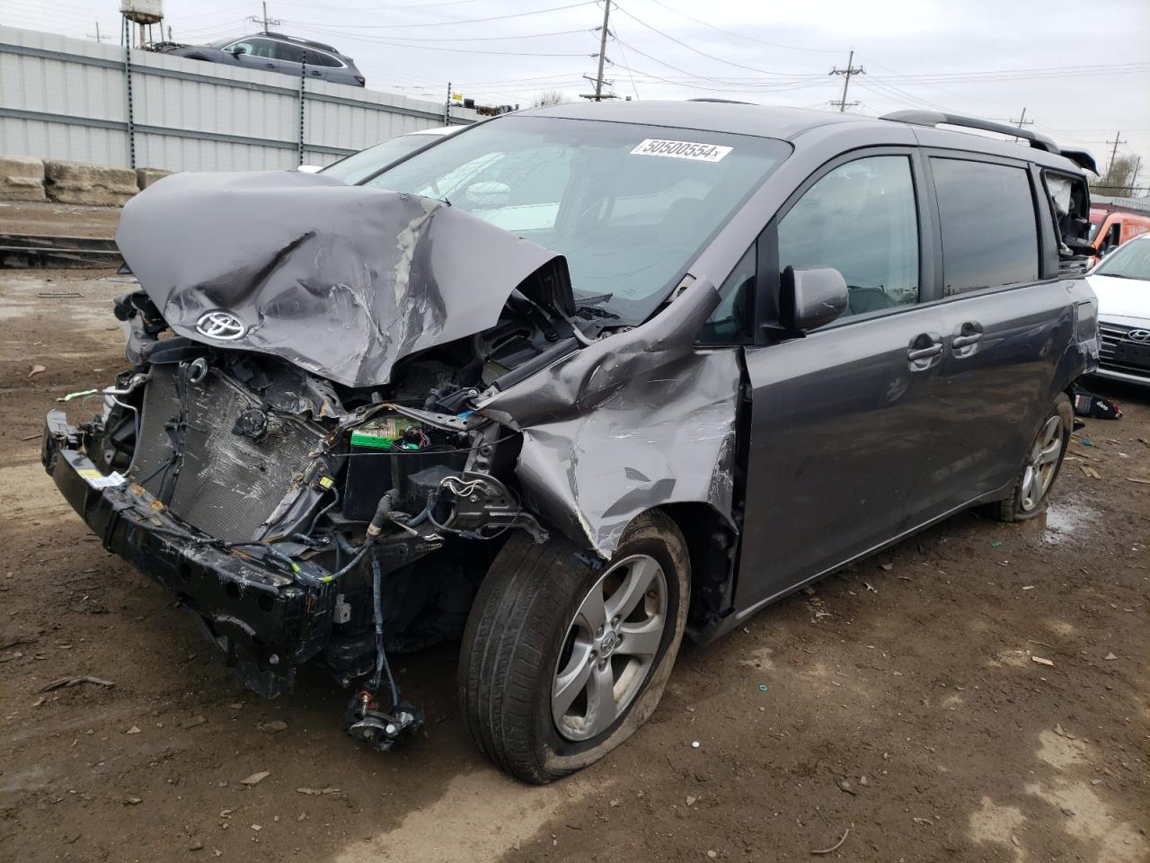 2017 TOYOTA SIENNA LE