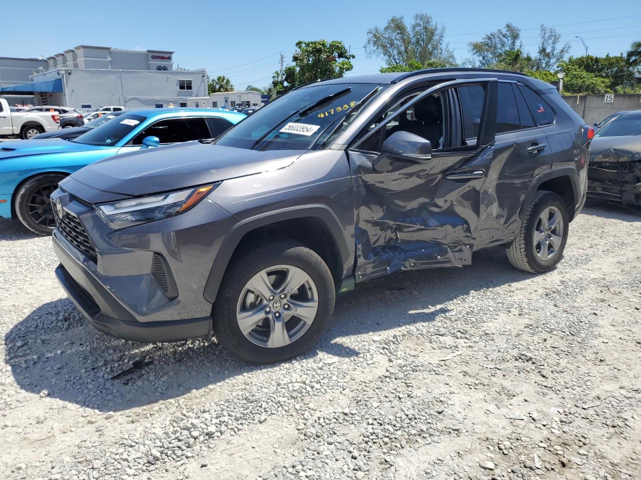 2022 TOYOTA RAV4 XLE