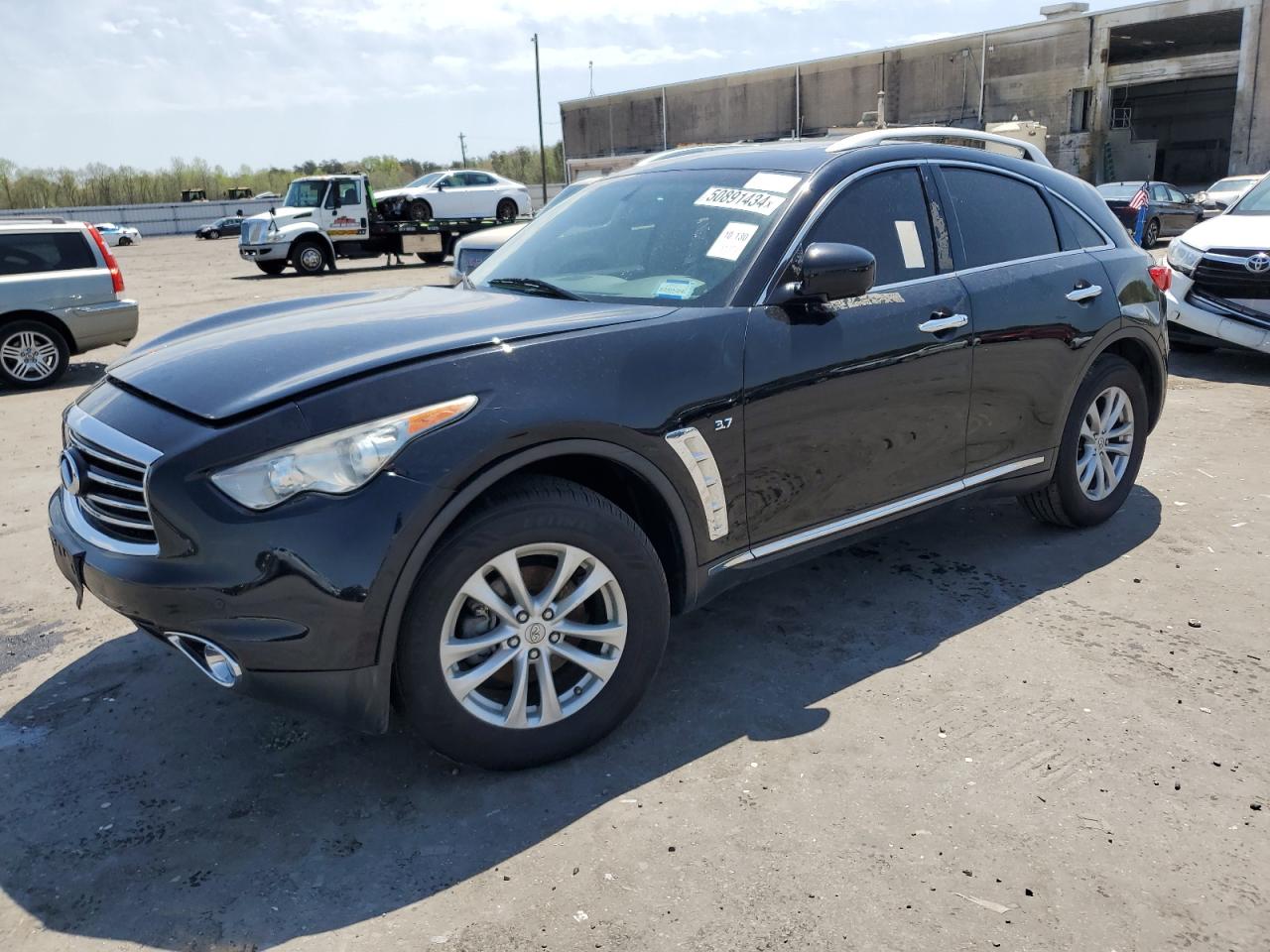 2016 INFINITI QX70