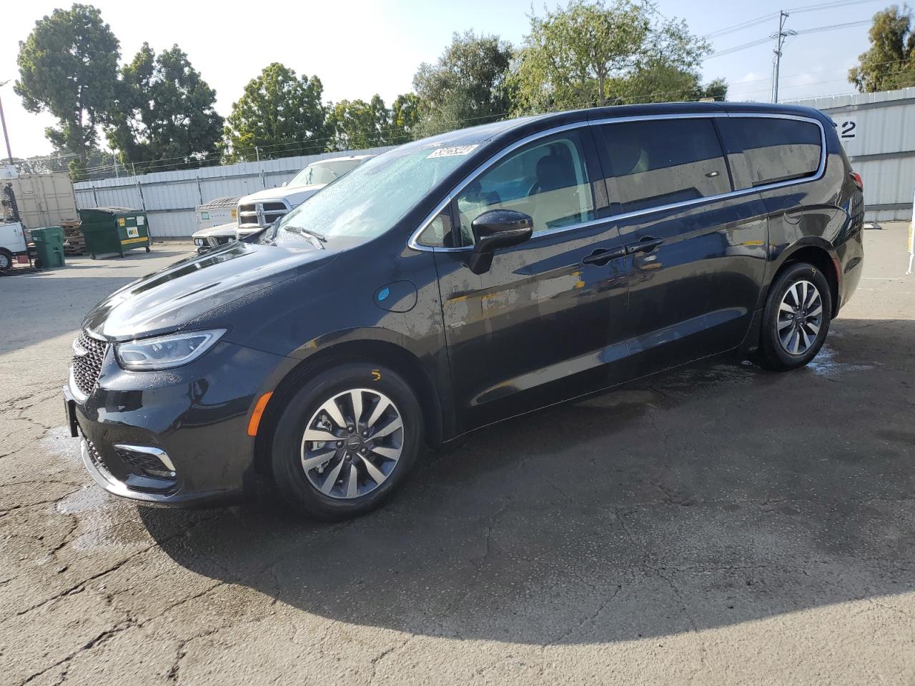 2022 CHRYSLER PACIFICA HYBRID TOURING L