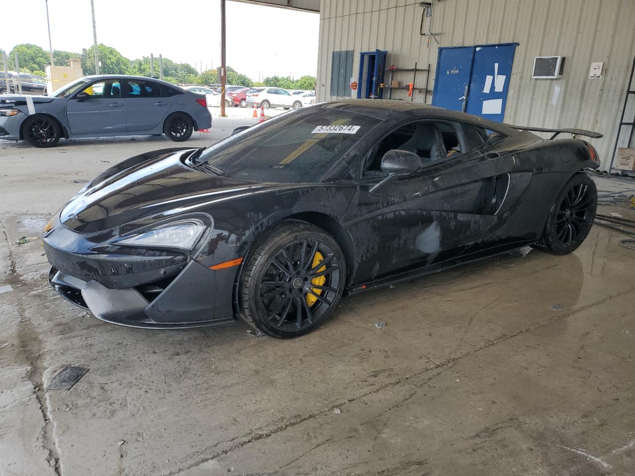 2017 MCLAREN AUTOMOTIVE 570S