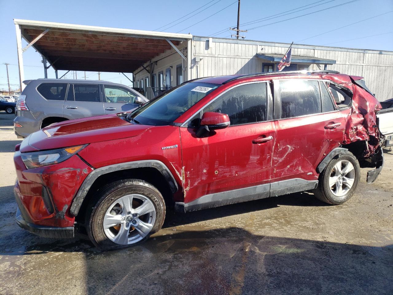 2020 TOYOTA RAV4 LE