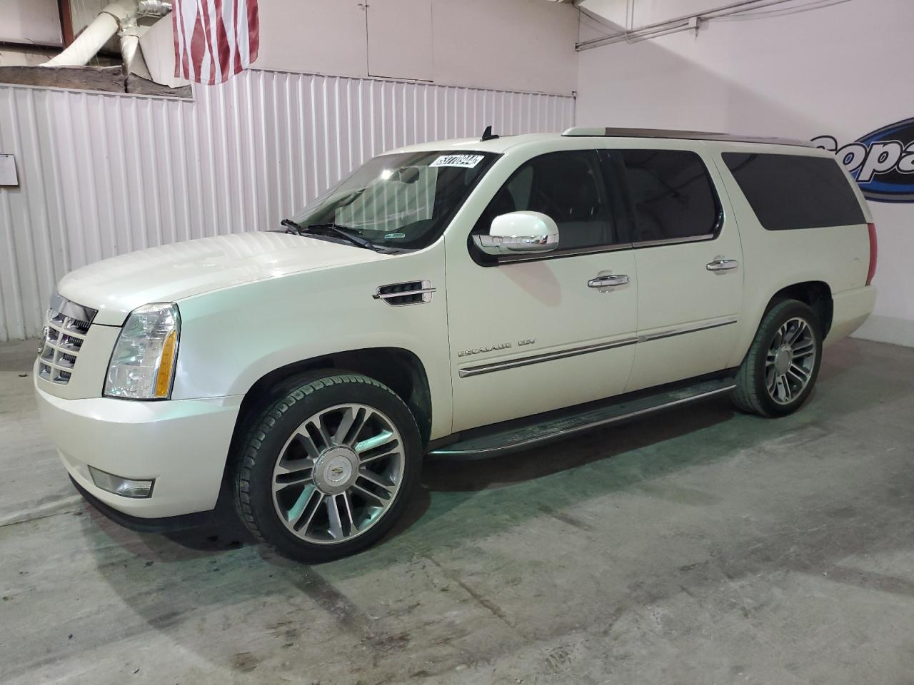 2012 CADILLAC ESCALADE ESV LUXURY