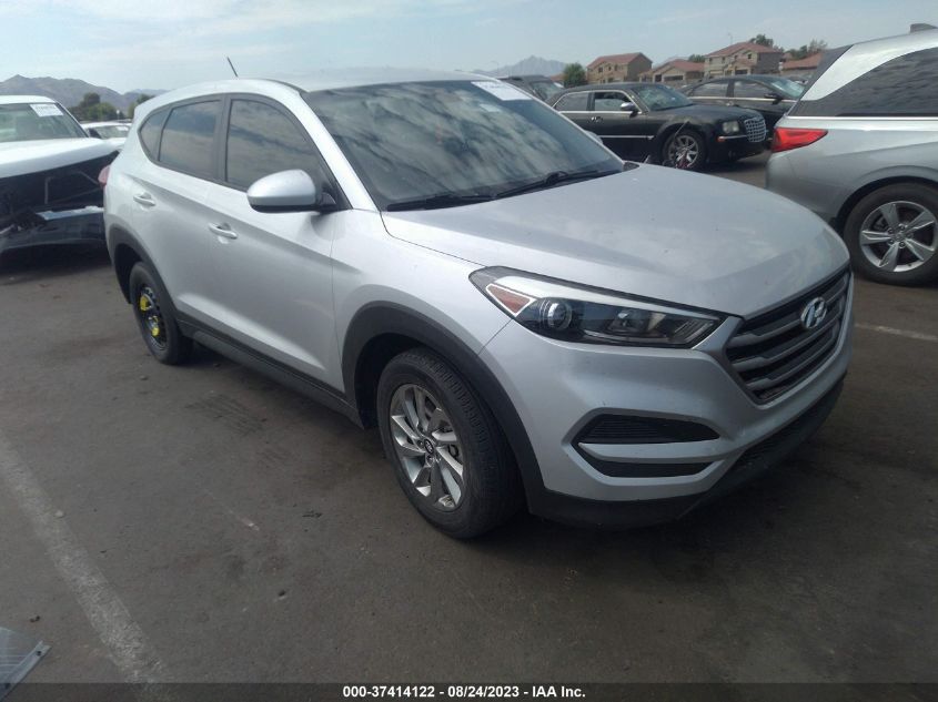 2017 HYUNDAI TUCSON SE