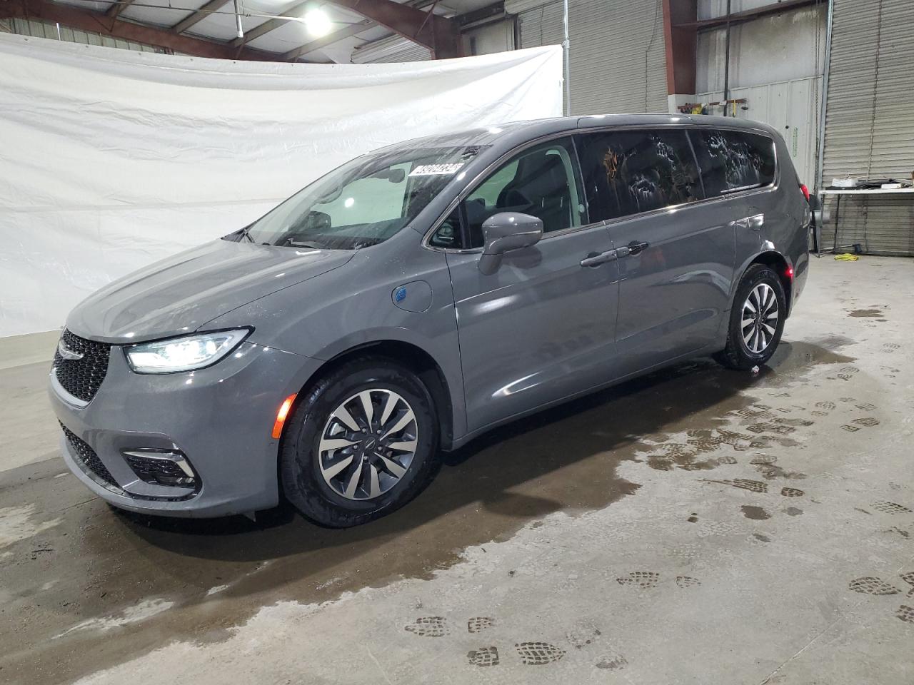 2022 CHRYSLER PACIFICA HYBRID TOURING L