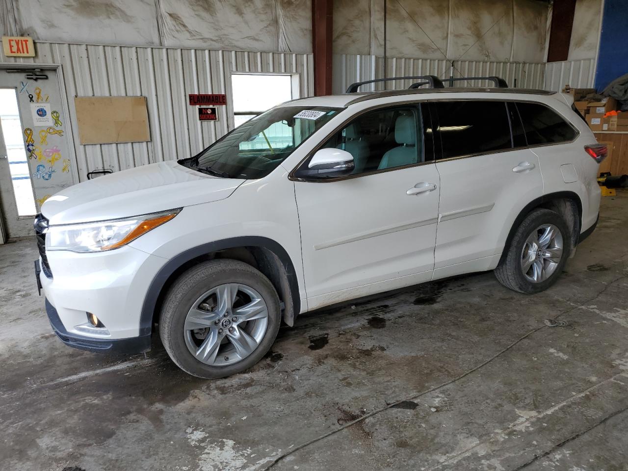 2016 TOYOTA HIGHLANDER LIMITED