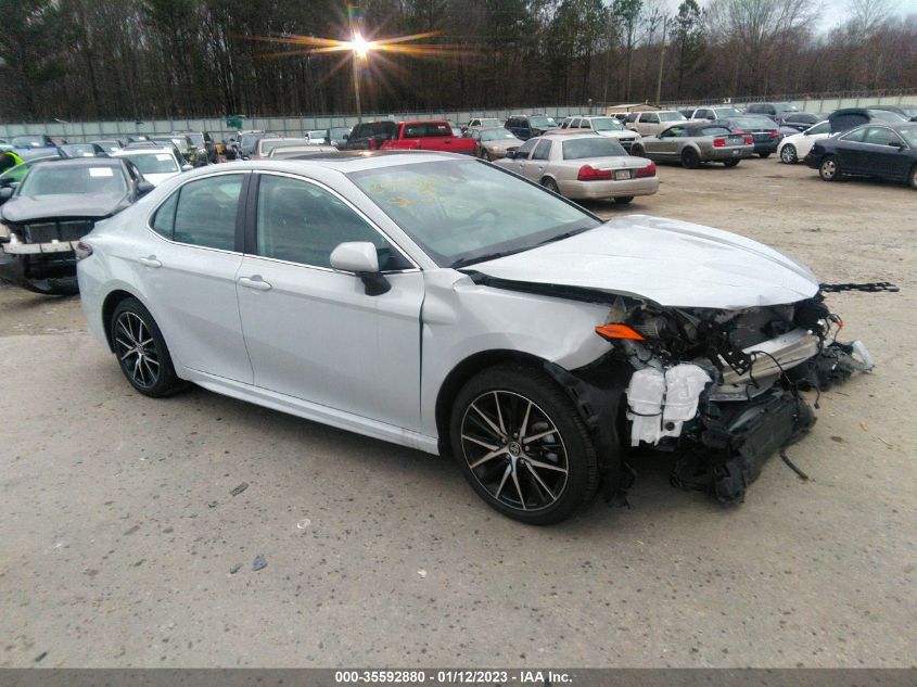 2022 TOYOTA CAMRY SE