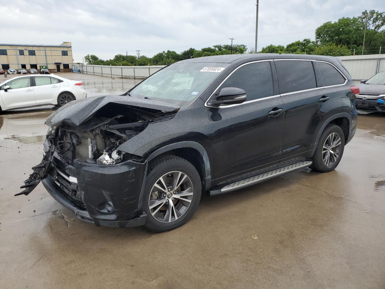 2018 TOYOTA HIGHLANDER LE