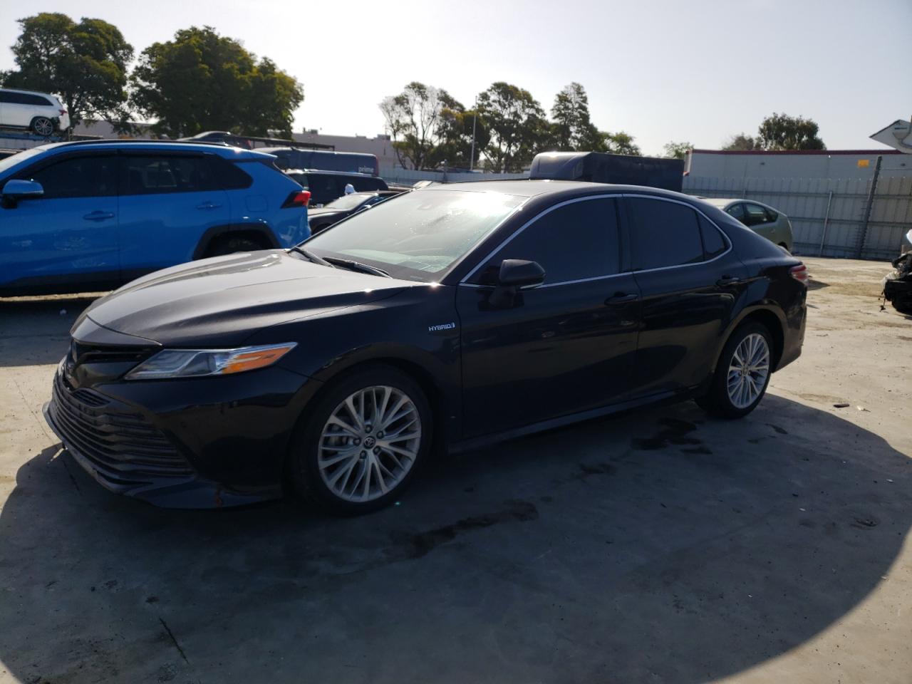 2020 TOYOTA CAMRY XLE