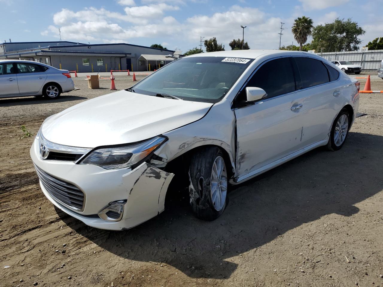 2015 TOYOTA AVALON XLE