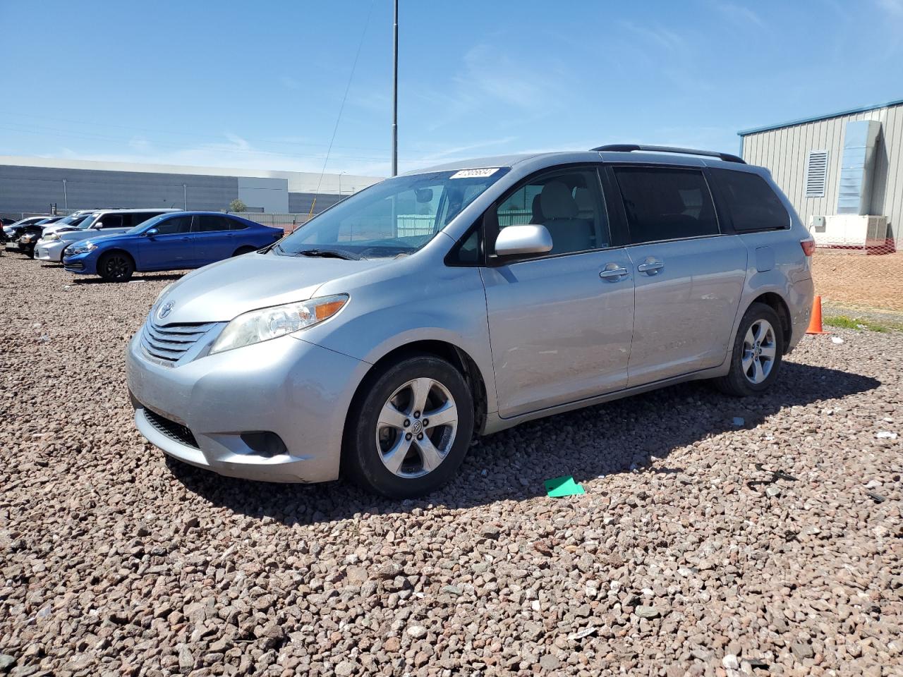 2017 TOYOTA SIENNA LE