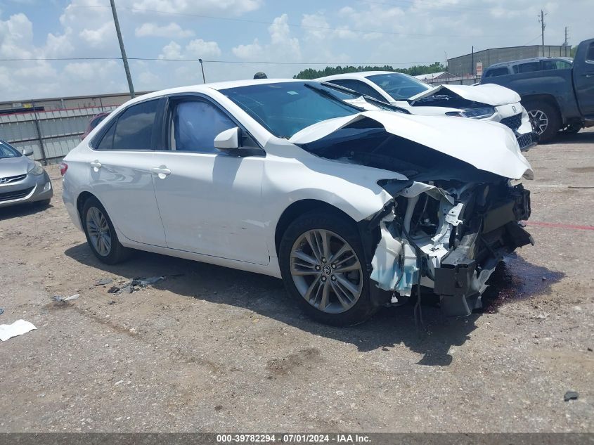 2015 TOYOTA CAMRY SE