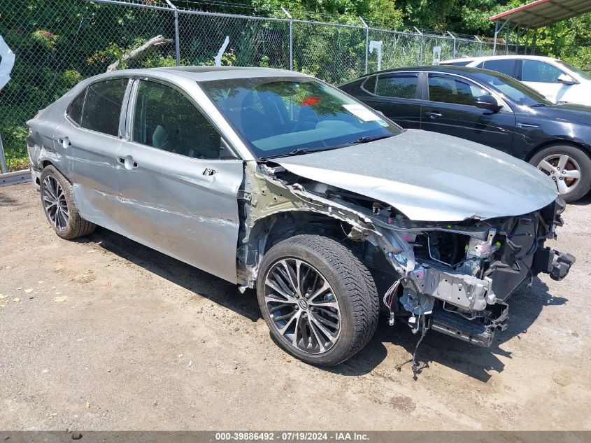 2018 TOYOTA CAMRY SE