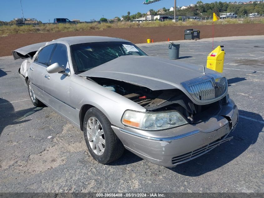 2010 LINCOLN TOWN CAR SIGNATURE LIMITED