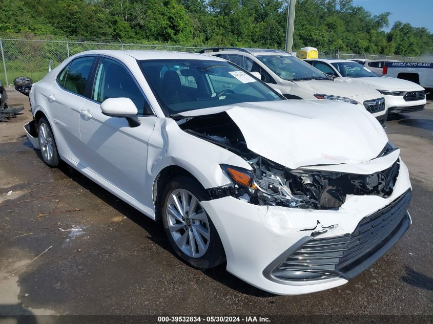 2022 TOYOTA CAMRY LE