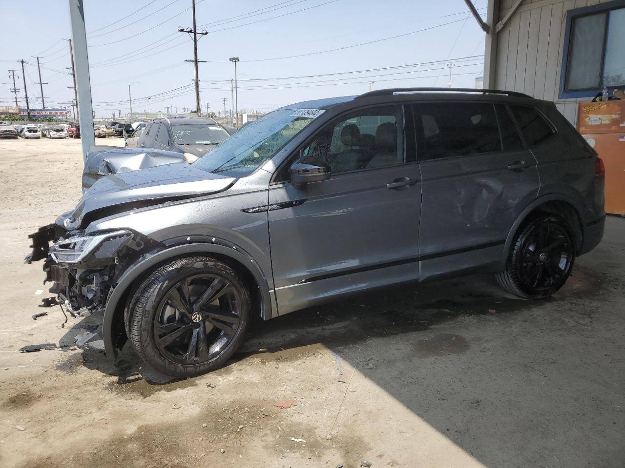 2023 VOLKSWAGEN TIGUAN SE R-LINE BLACK