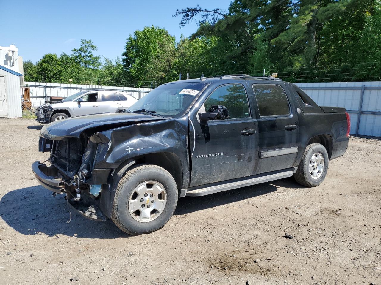 2013 CHEVROLET AVALANCHE LS