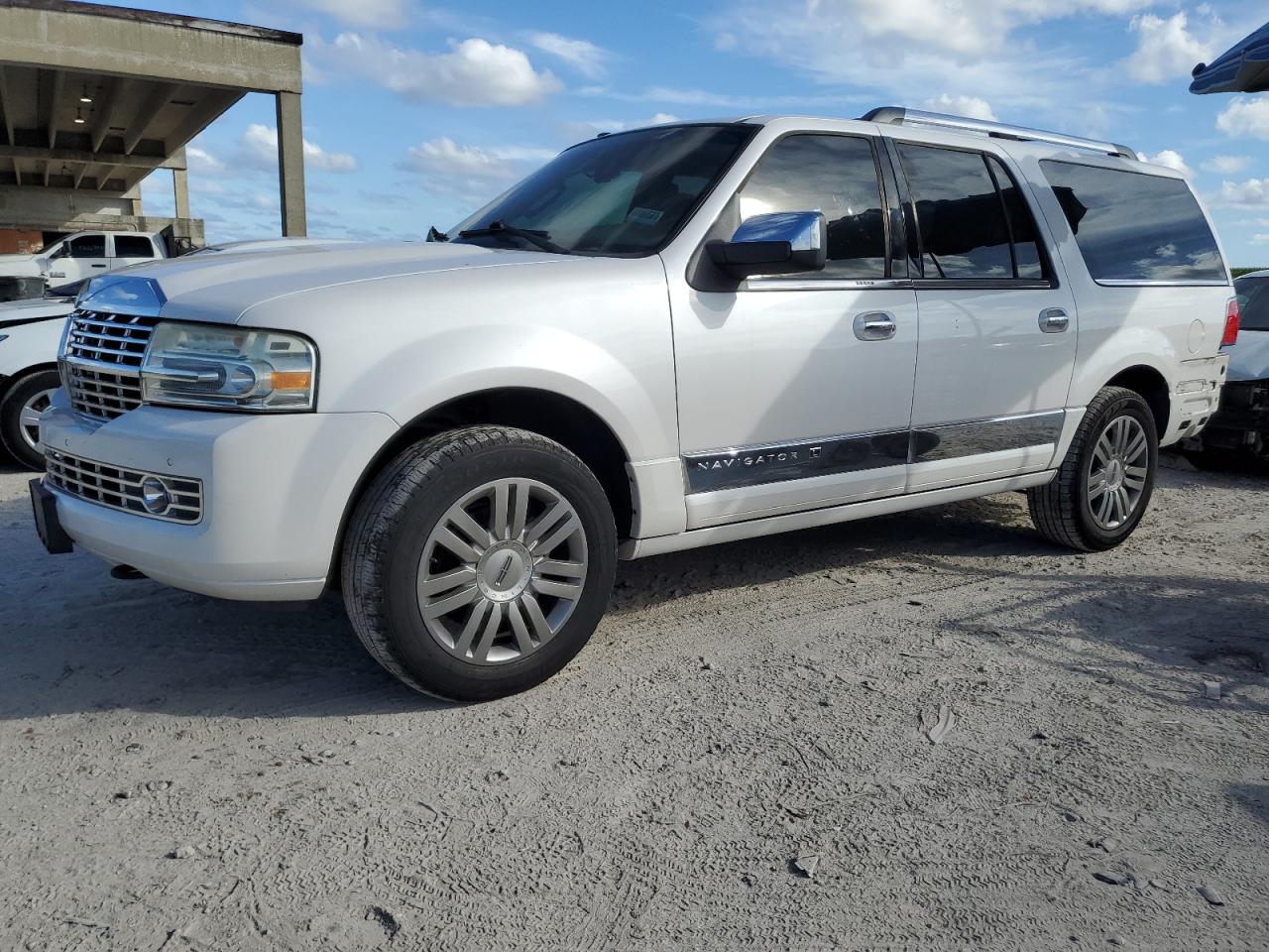 2011 LINCOLN NAVIGATOR L