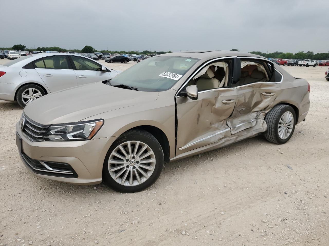 2016 VOLKSWAGEN PASSAT SE