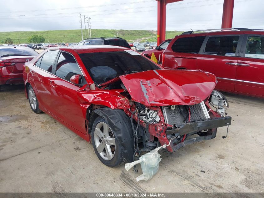 2014 TOYOTA CAMRY SE