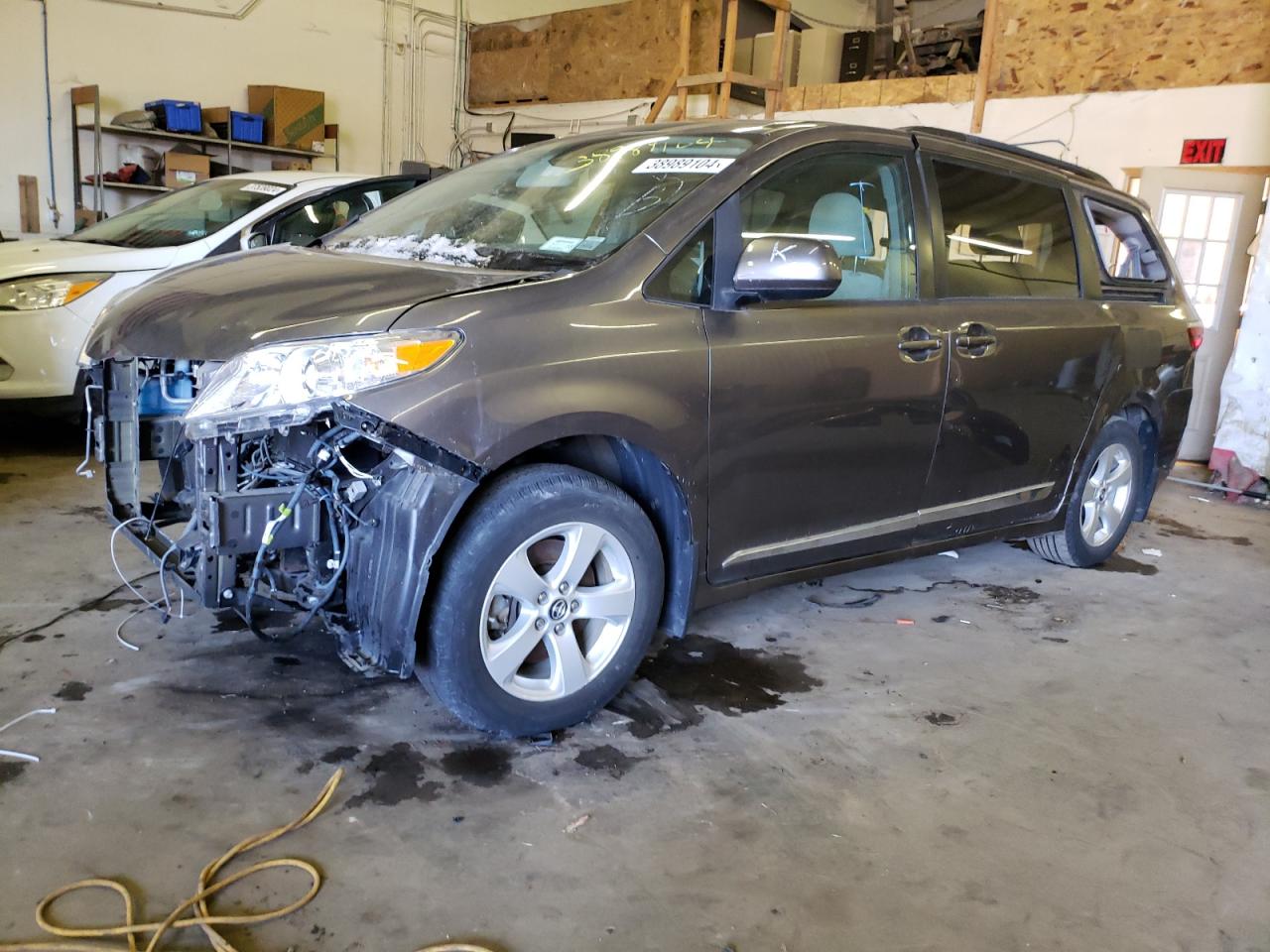 2018 TOYOTA SIENNA LE