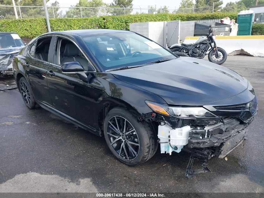 2024 TOYOTA CAMRY SE