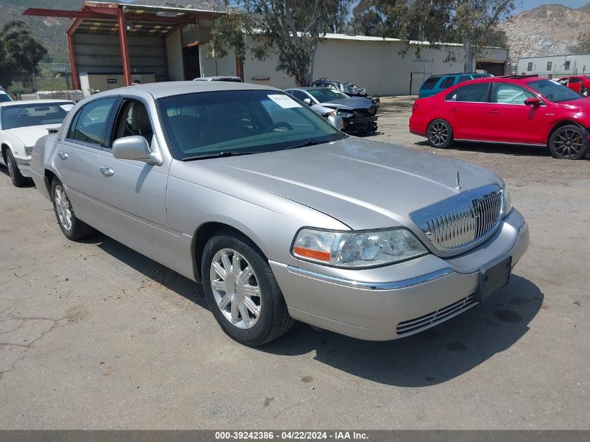 2011 LINCOLN TOWN CAR SIGNATURE LIMITED