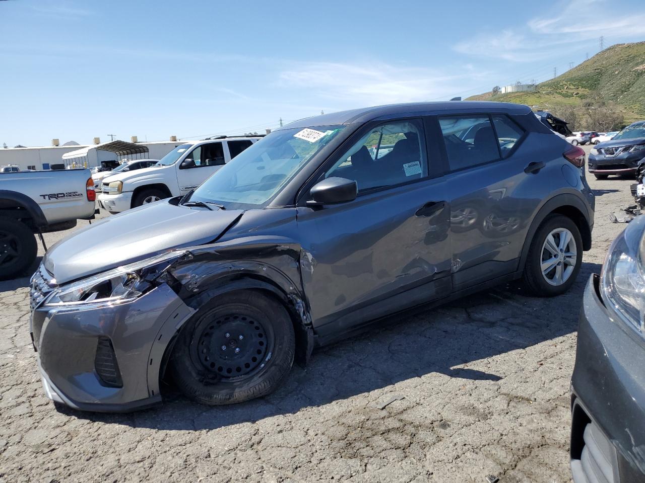 2022 NISSAN KICKS S