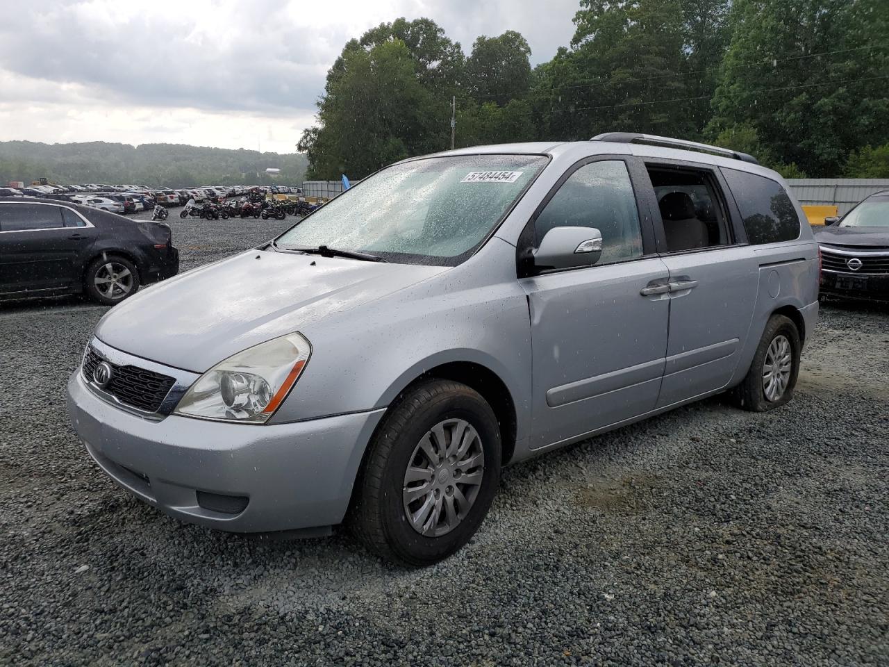 2011 KIA SEDONA LX