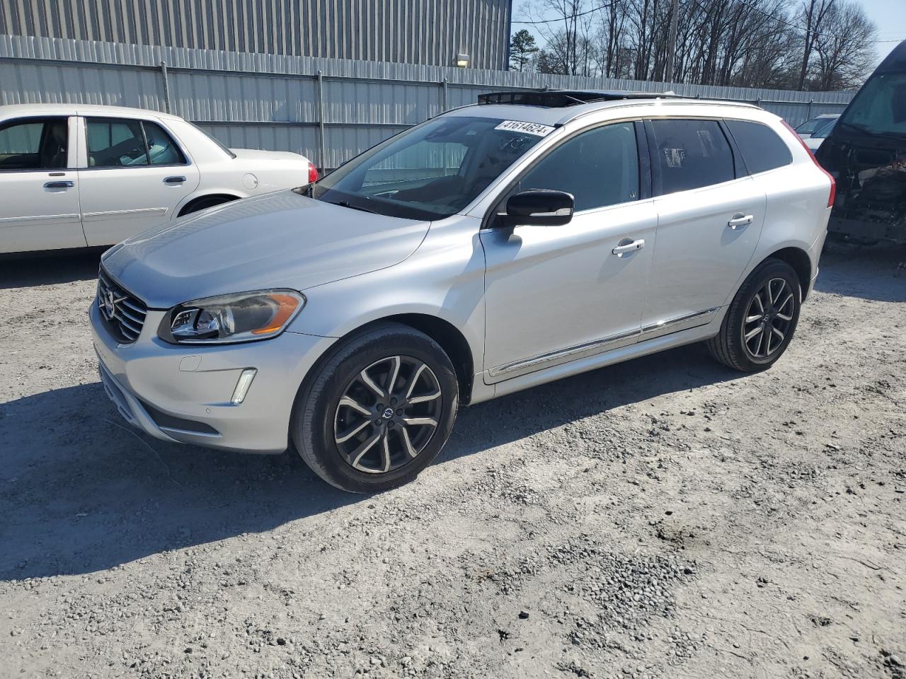 2017 VOLVO XC60 T6 DYNAMIC