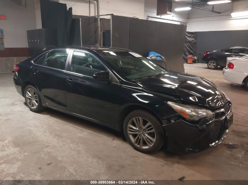 2015 TOYOTA CAMRY SE