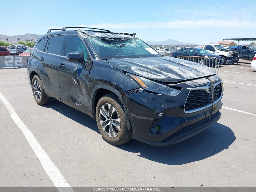 2022 TOYOTA HIGHLANDER XLE