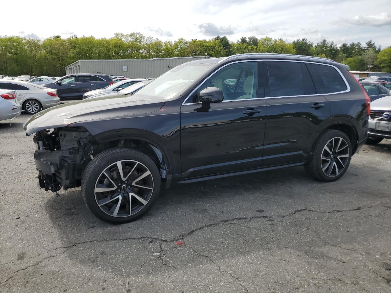 2022 VOLVO XC90 T6 MOMENTUM