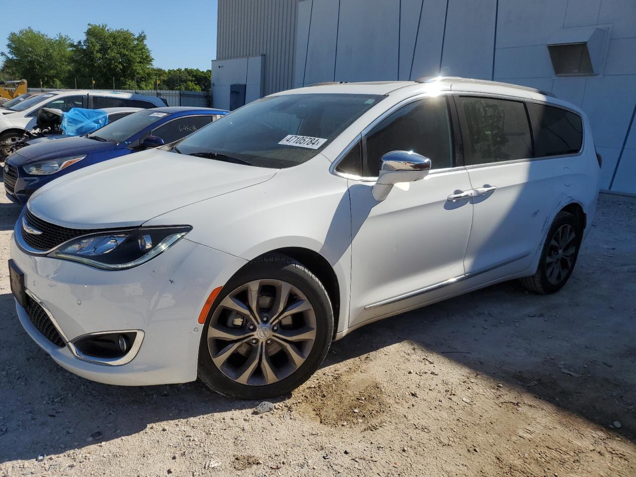 2017 CHRYSLER PACIFICA LIMITED