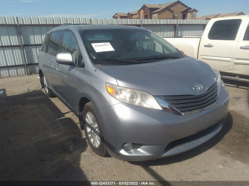 2013 TOYOTA SIENNA XLE V6 8 PASSENGER