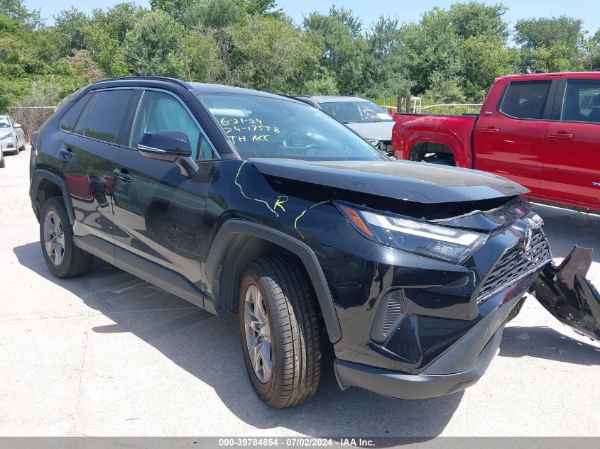 2022 TOYOTA RAV4 XLE