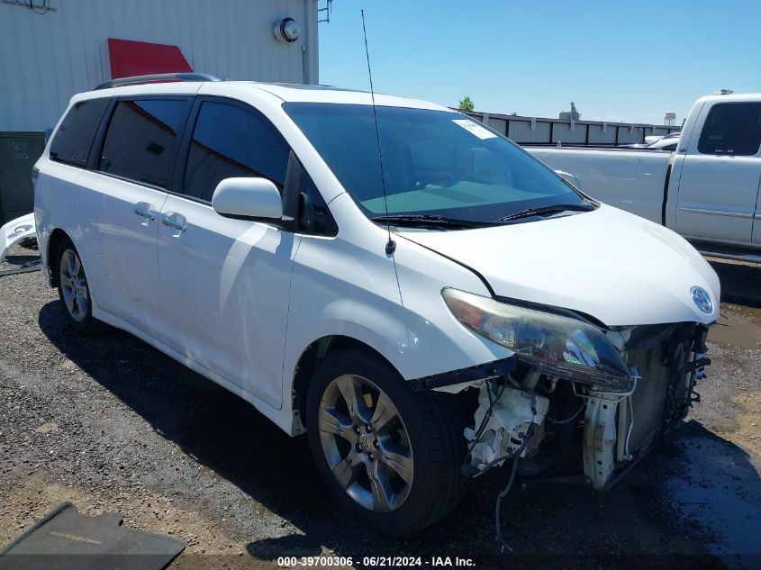 2014 TOYOTA SIENNA SE 8 PASSENGER