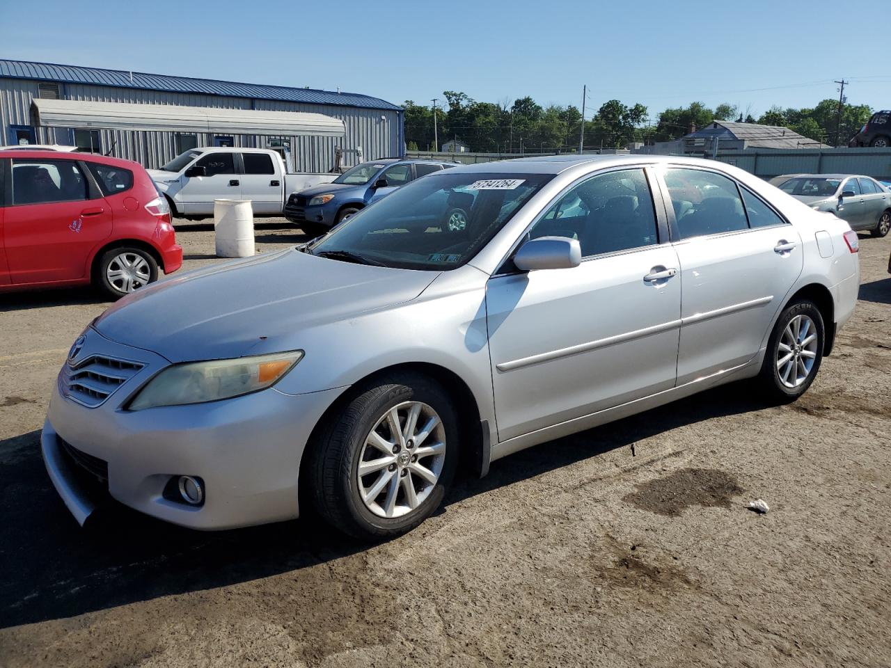 2011 TOYOTA CAMRY SE