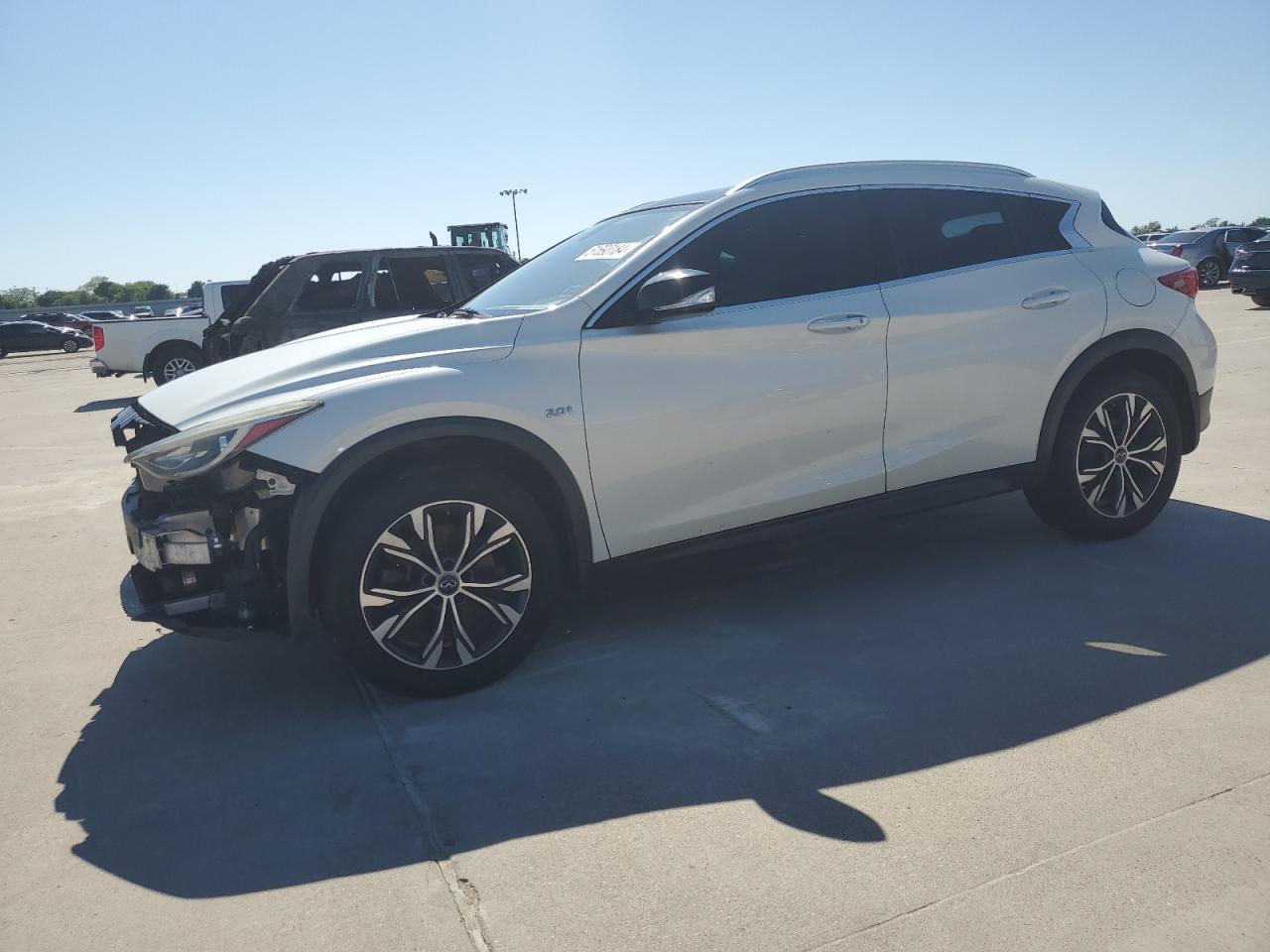 2017 INFINITI QX30 BASE