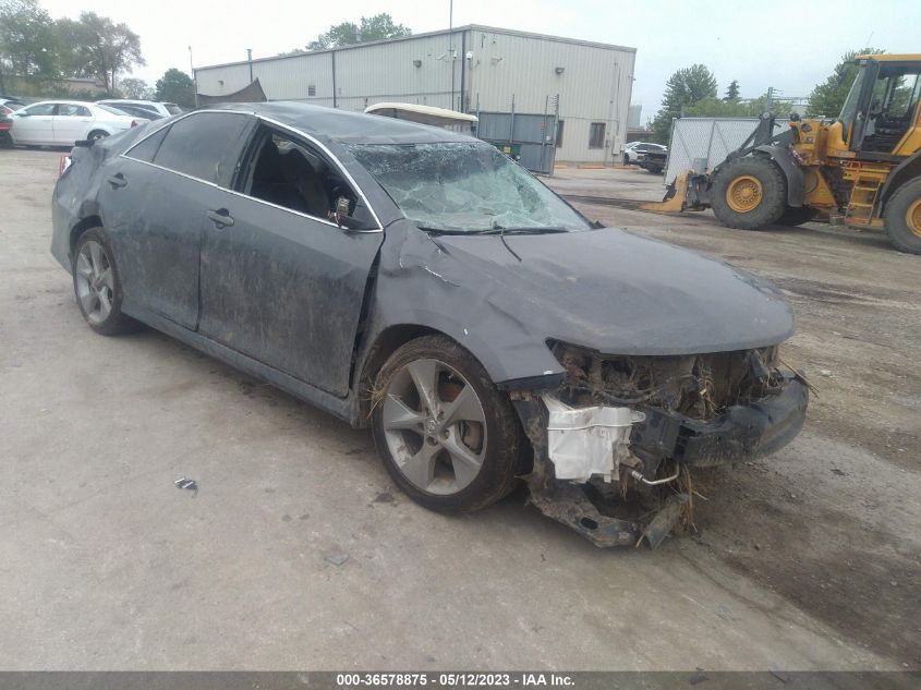 2013 TOYOTA CAMRY SE V6