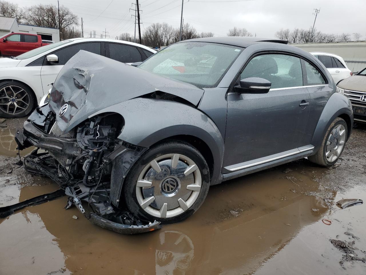 2019 VOLKSWAGEN BEETLE SE