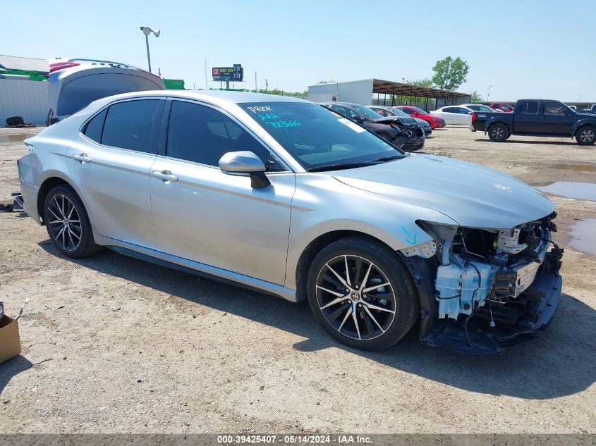 2022 TOYOTA CAMRY SE