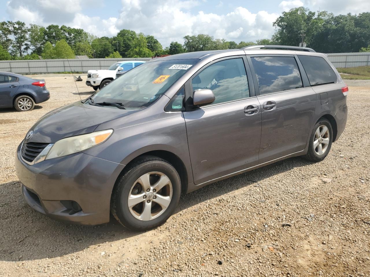 2012 TOYOTA SIENNA LE